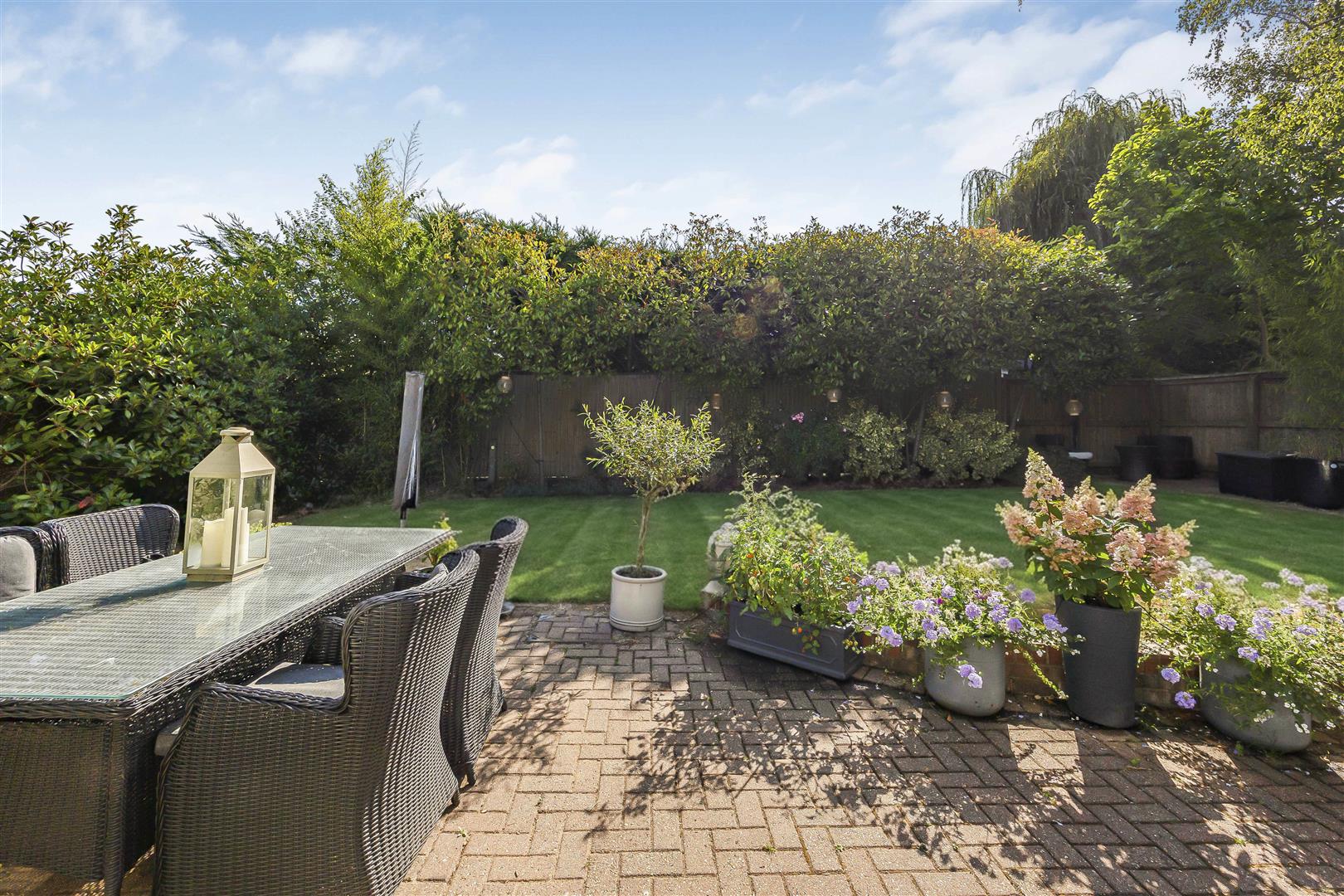 Crowsley Road, Shiplake, Henley-On-Thames